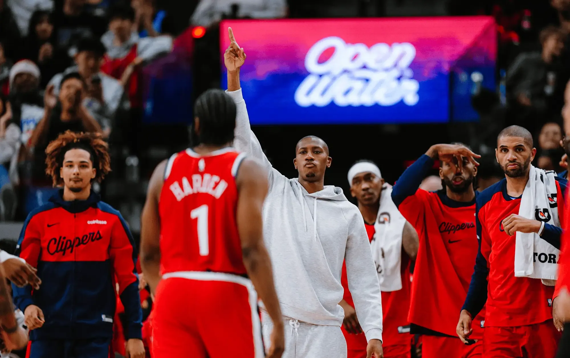 开云体育app-雄鹿B队轻取掘金，波尔津吉斯三分雨点燃全场