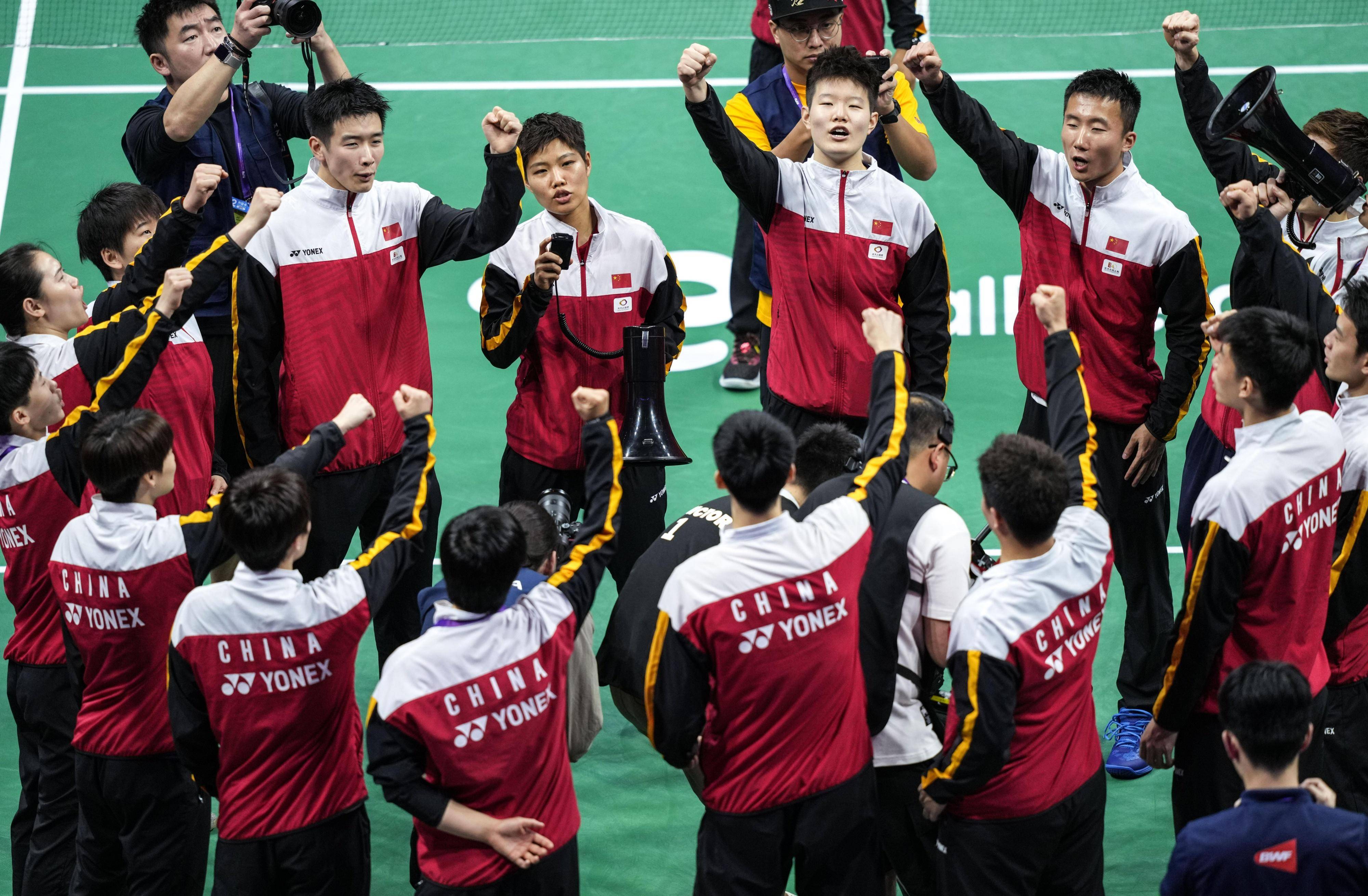 印尼羽毛球队绝地反击英格兰羽毛球队,林丹送出助攻 印尼羽毛球队绝地反击英格兰羽毛球队,林丹送出助攻