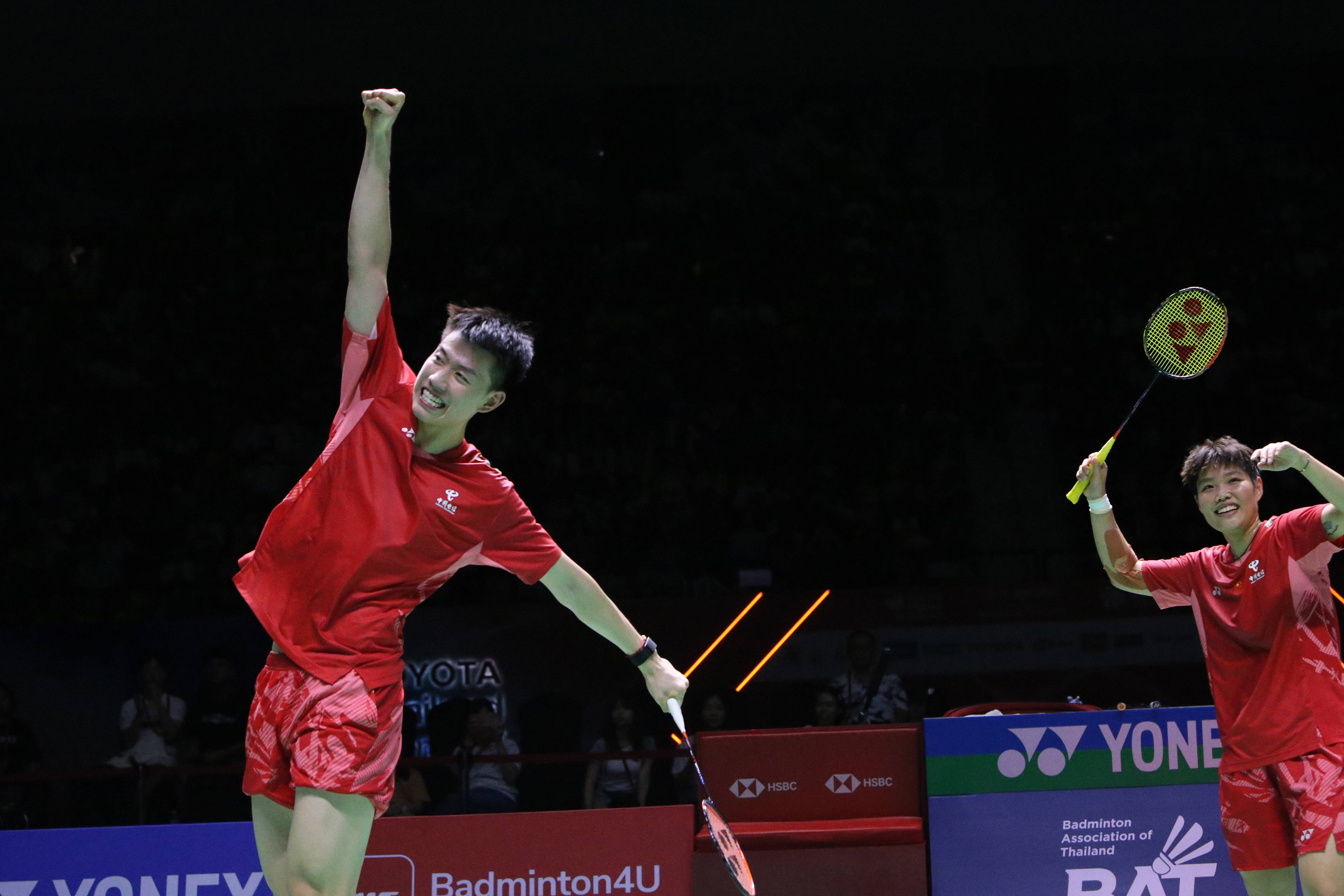 包含泰国羽毛球队鏖战韩国羽毛球队，林丹制霸全场的词条