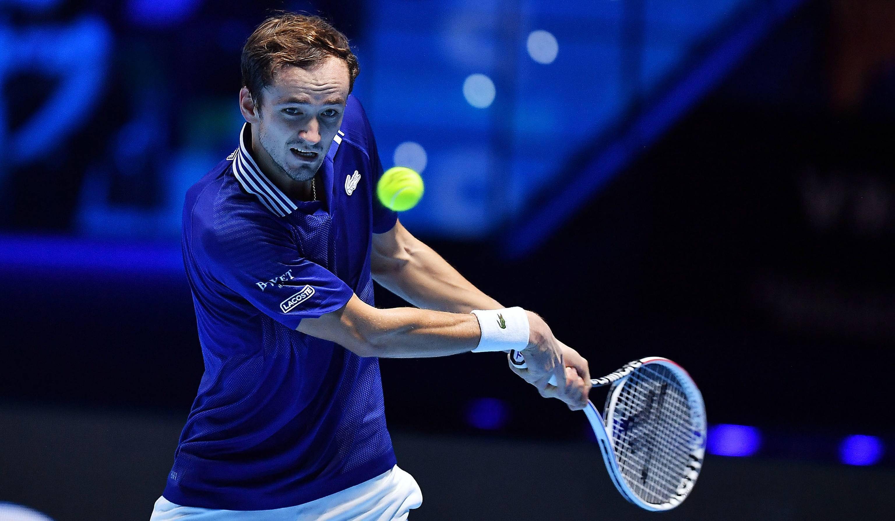 意大利网球队完胜澳大利亚网球队，梅德韦杰夫统治全场