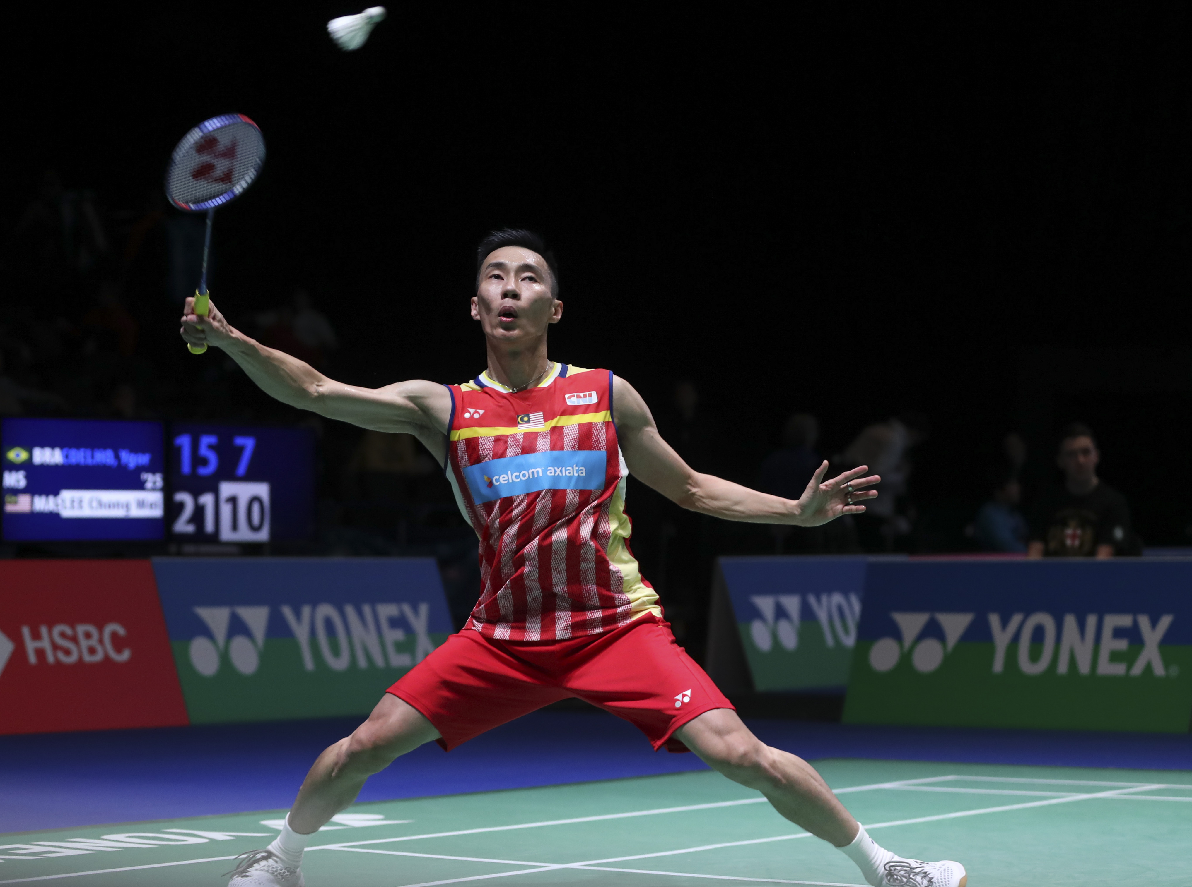 日本羽毛球队力克法国羽毛球队，李宗伟关键制胜