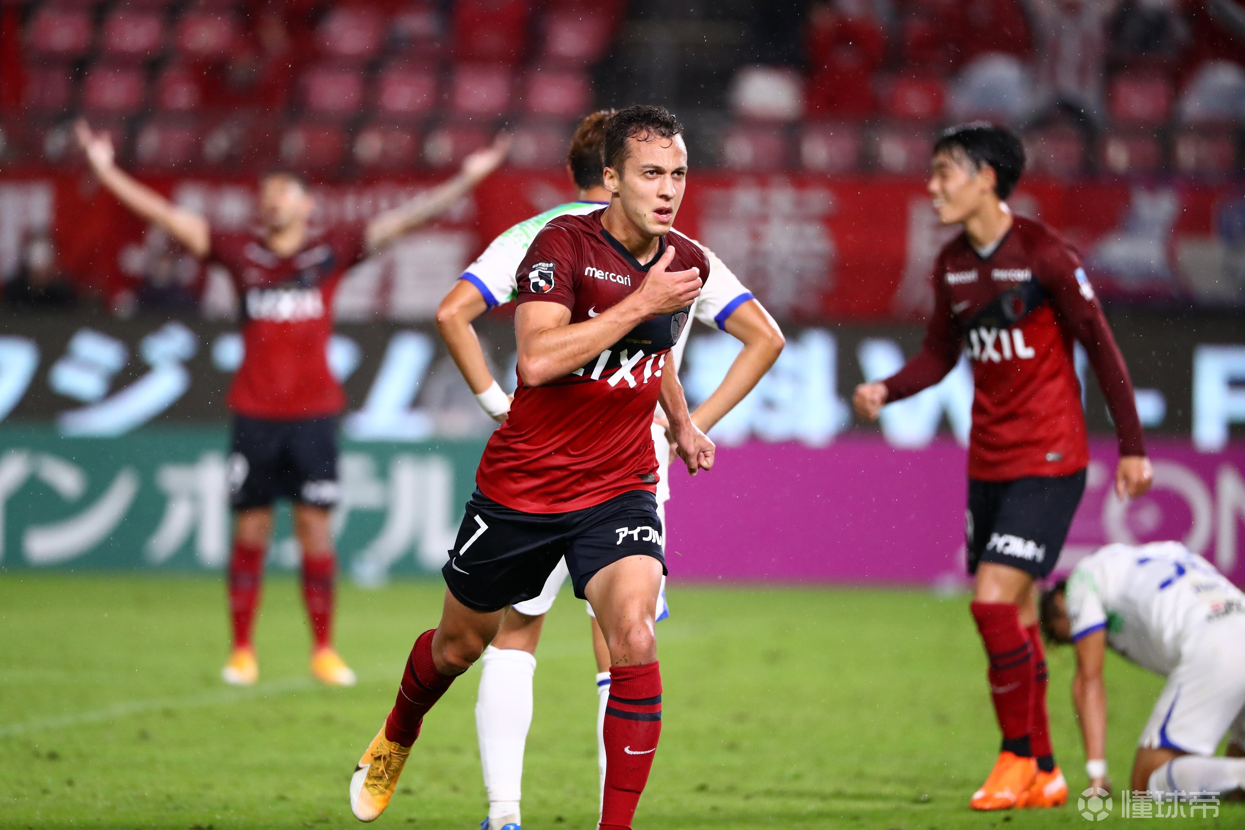 丹麦羽毛球队险胜英格兰羽毛球队，辛杜打破历史纪录