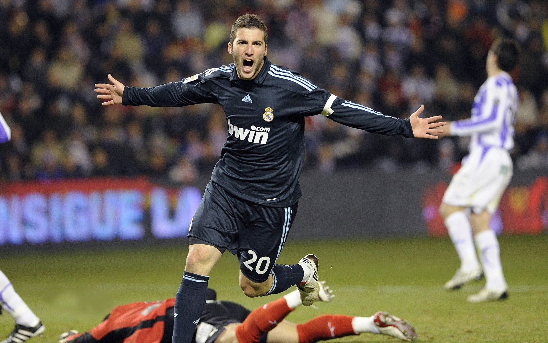 石油资本与进球机器,当沙特资本终结国米时代,哈兰德如何成为足球新秩序的象征?