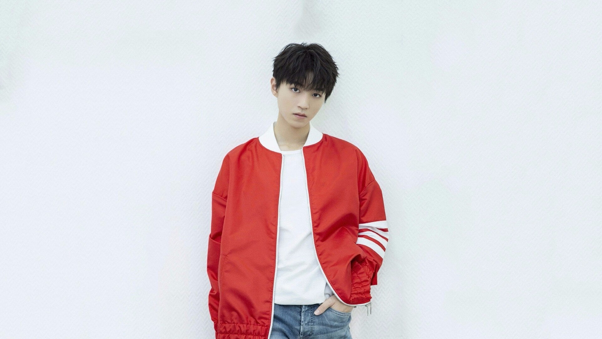 群狼围猎，孤峰成碑，当团队风暴席卷个人史诗